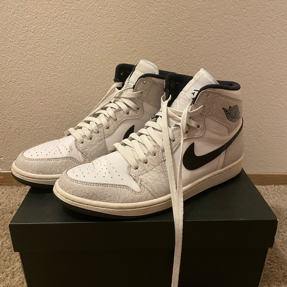 Jordan 1 White Elephant size 9 in Men’s (Used) - Picture 2 of 8